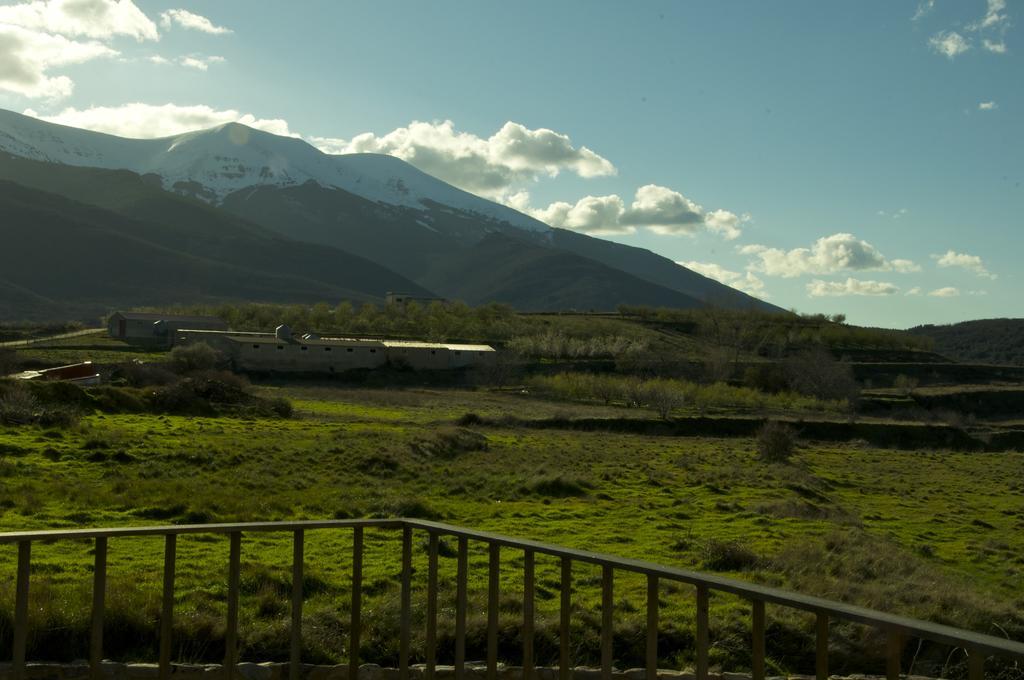 Hotel El Comendador Añón エクステリア 写真